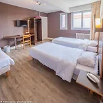 Hotel De La Vendee 2*