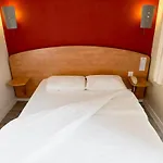 Hotel De La Vendee 2*