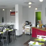 Hotel De La Vendee 2*