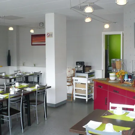 Hotel De La Vendée 2*