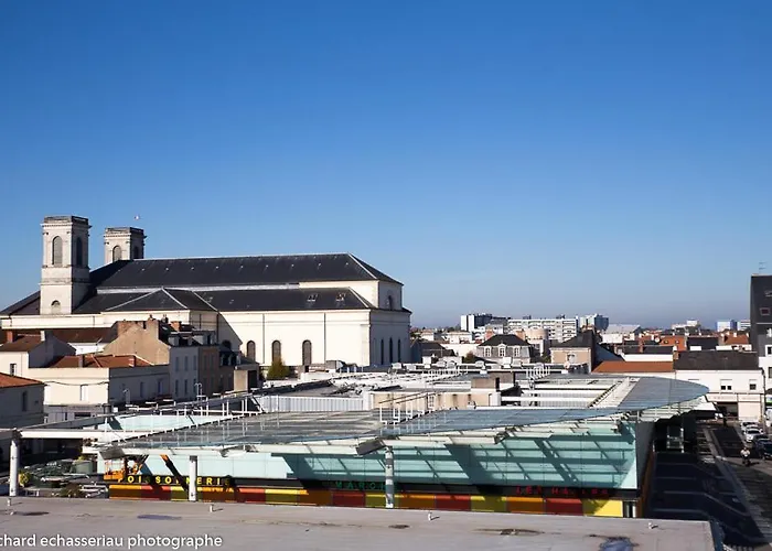 Hotel De La Vendée 2*