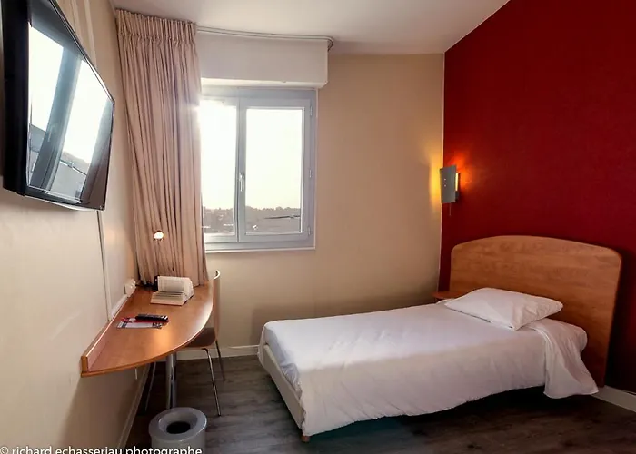 De La Vendée 2* La Roche-sur-Yon