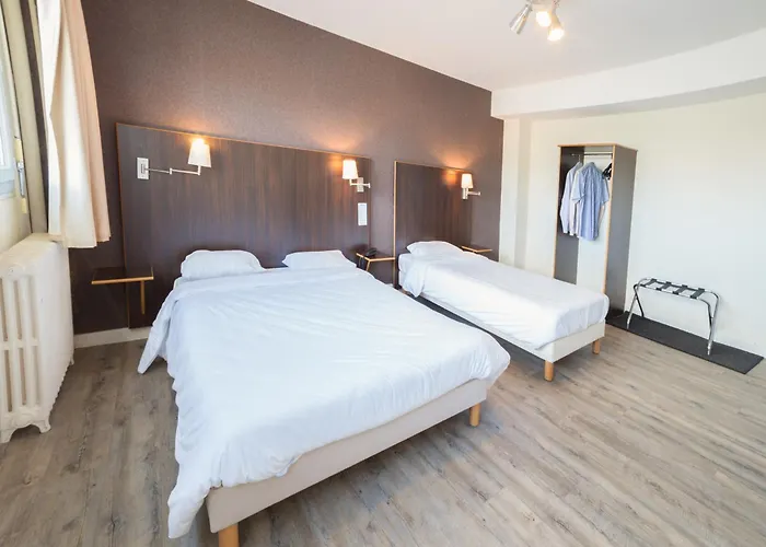 Отель De La Vendee 2*