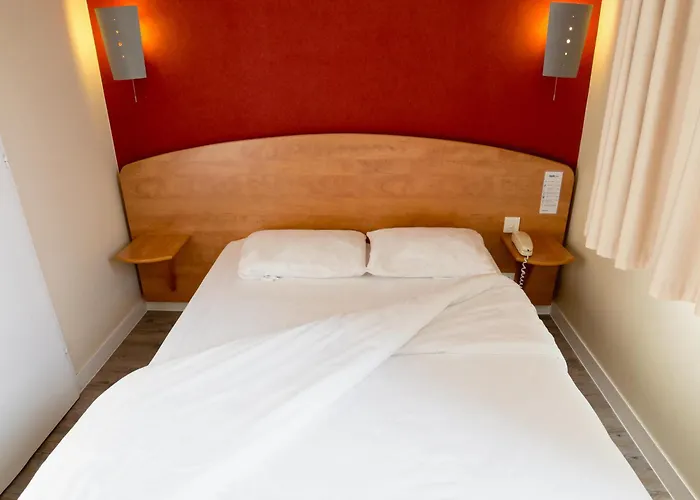 Hotel De La Vendée 2*