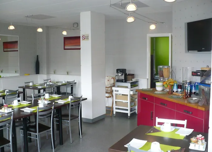 Отель De La Vendee 2*