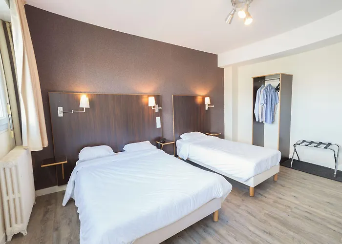 Hotel De La Vendée 2*