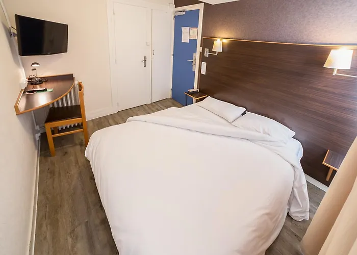 Отель De La Vendee 2*